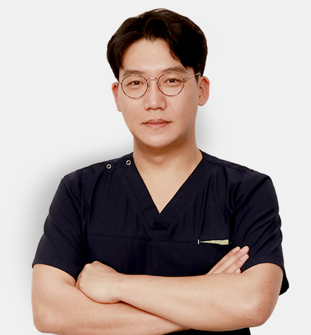 성형외과전문의 김탁호 원장